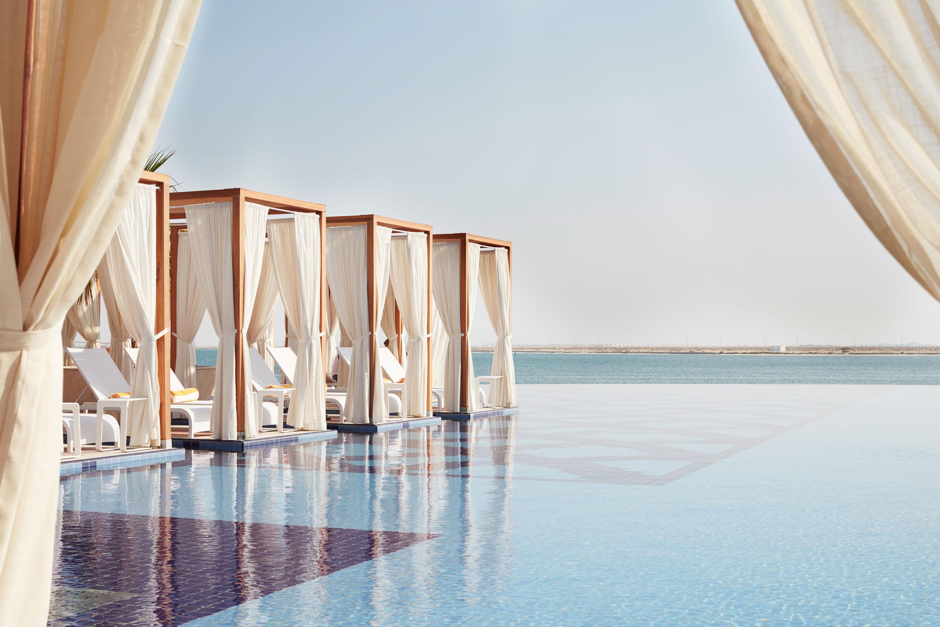 Royal M Hotel Abu Dhabi By Gewan Bagian luar foto The Cove Rotana Resort
